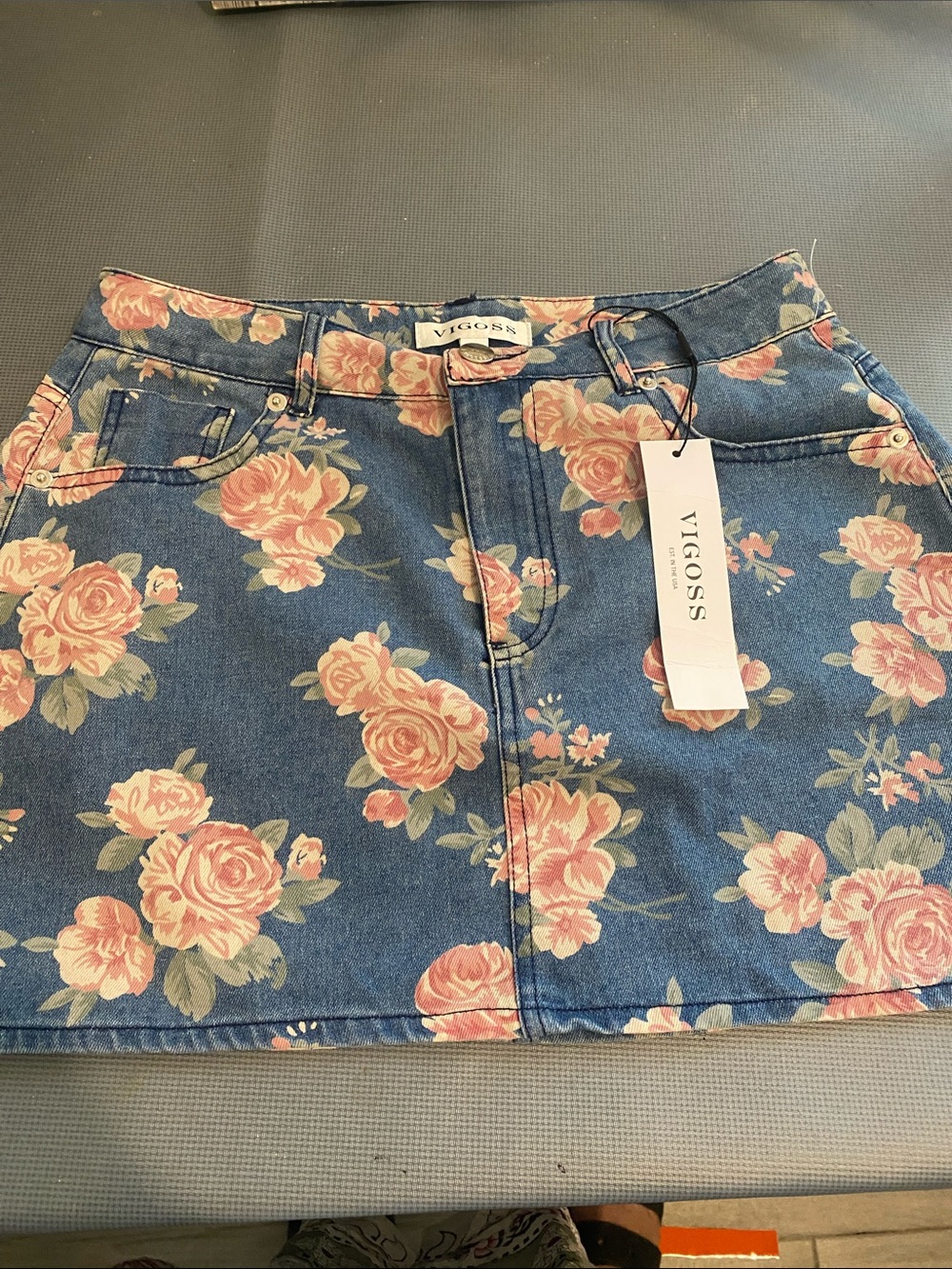 Vigoss Blue Denim Mini Skirt with Pink Rose Print size 25